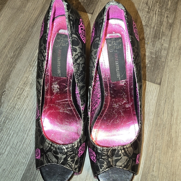 Women's Skull & Roses Peep Toe Heels SZ 9 Just Fabulous - Picture 4 of 8